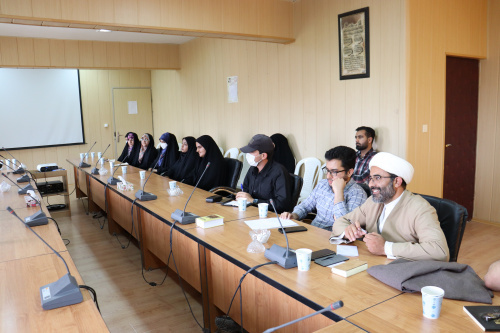 نشست صمیمی معاون دفتر نهاد رهبری با مسئولین کانون ها و فعالین فرهنگی